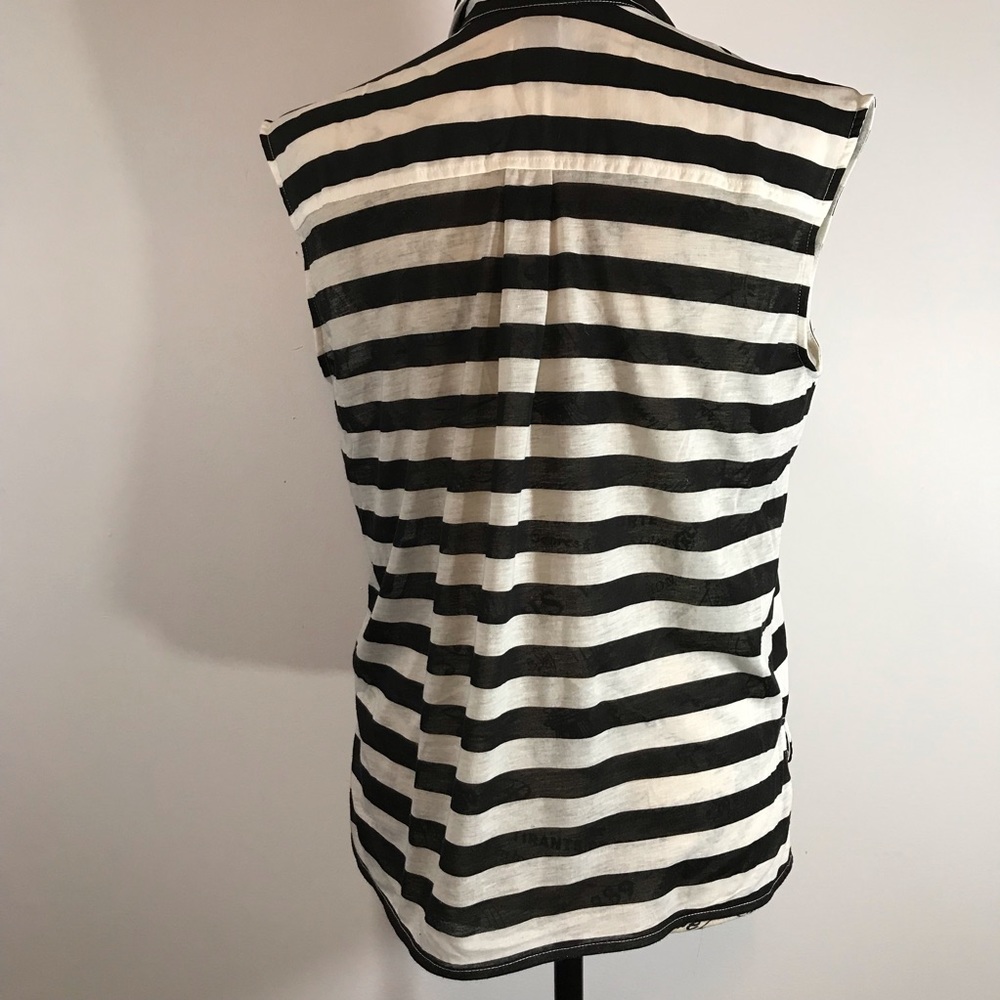 H&M blouse (size XS) - Picture 2 of 6